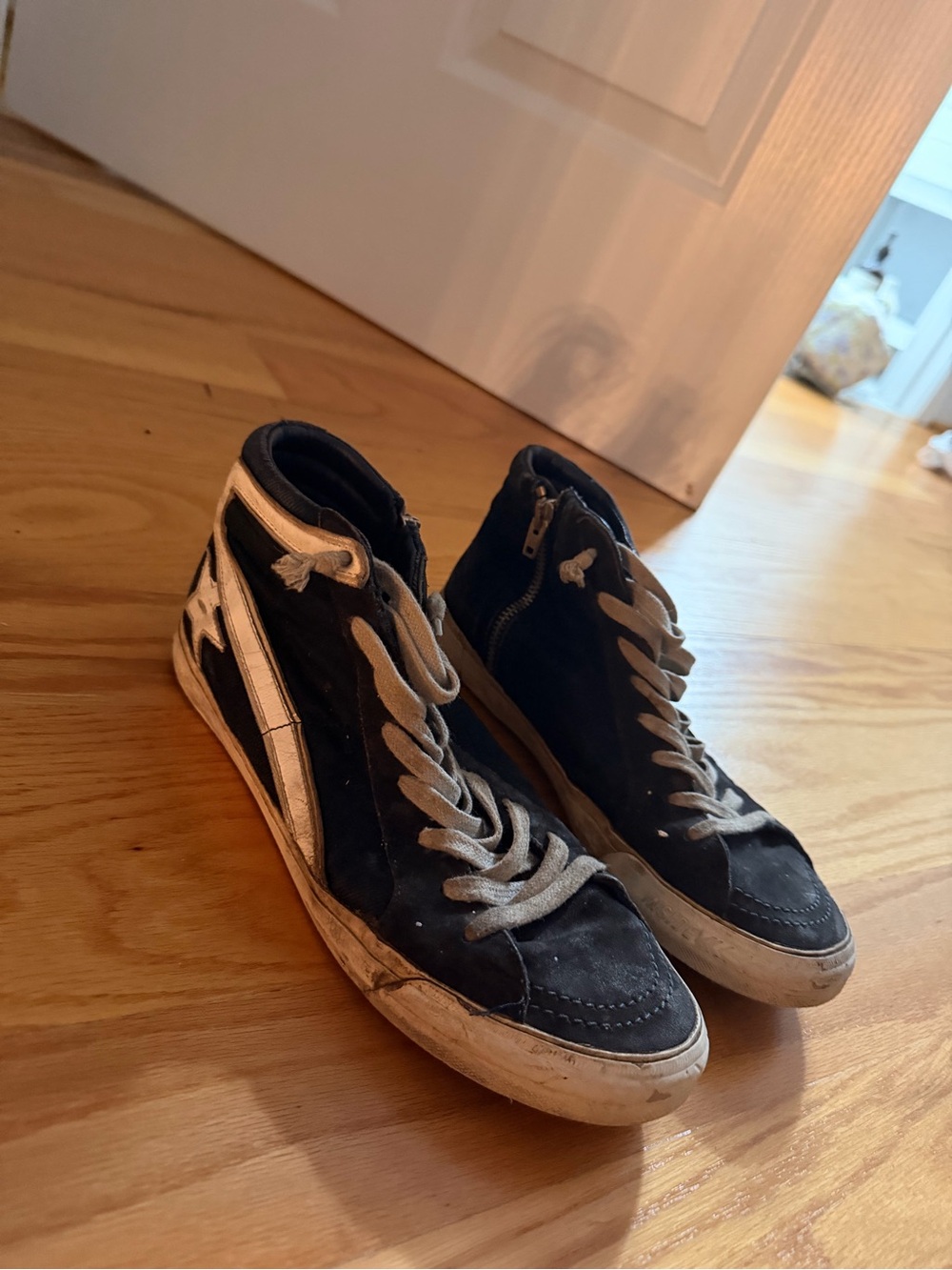 Golden Goose Black High-Top Sneakers with White Laces - Picture 3 of 3